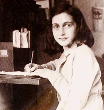 queue pour la maison d'Anne Frank